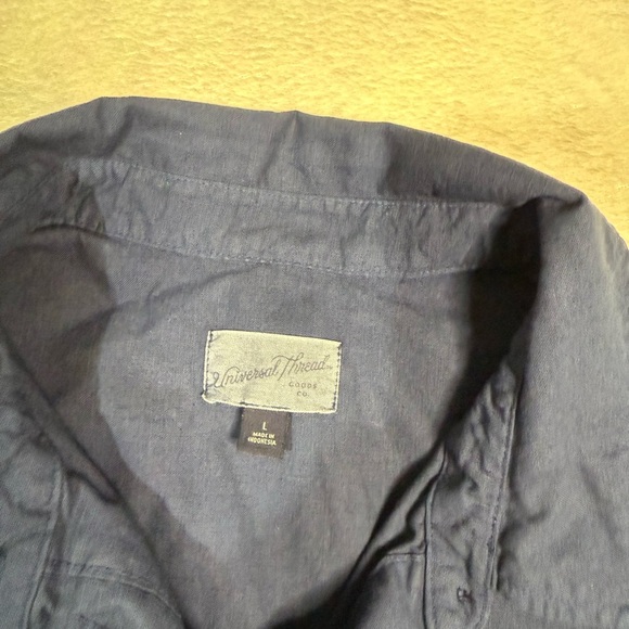 Universal Thread Blue Blouse Relaxed Fit Lightweight - Picture 5 of 6